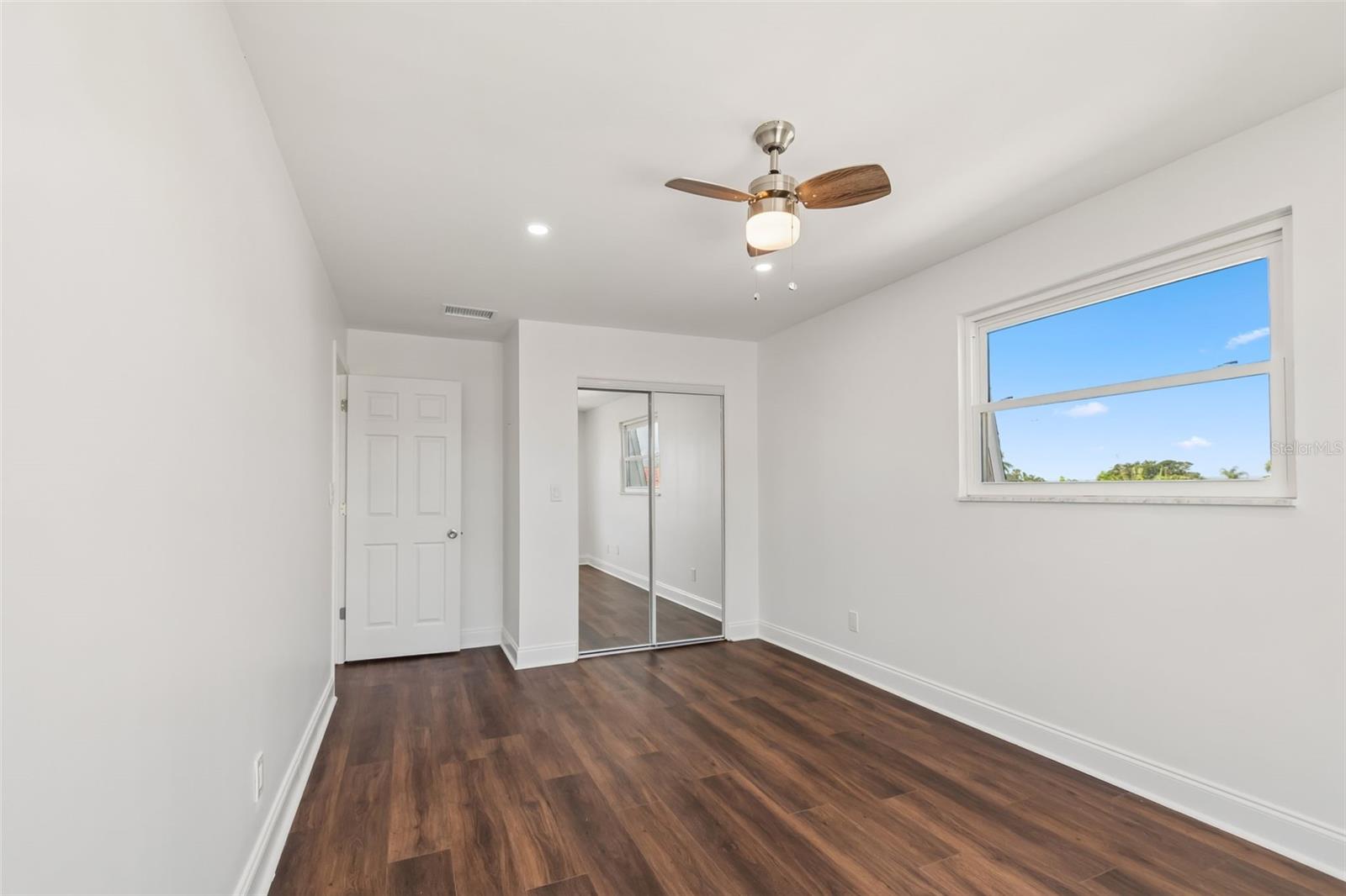 CAPRI ISLE - Residential