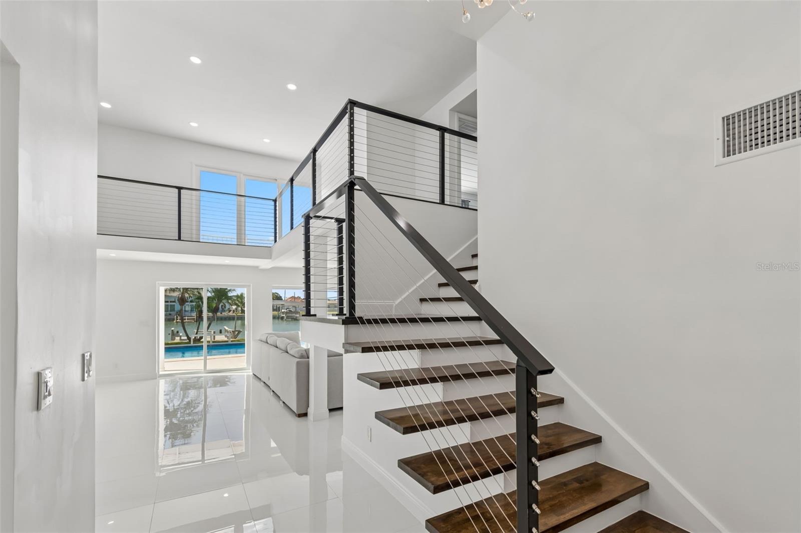 CAPRI ISLE - Residential