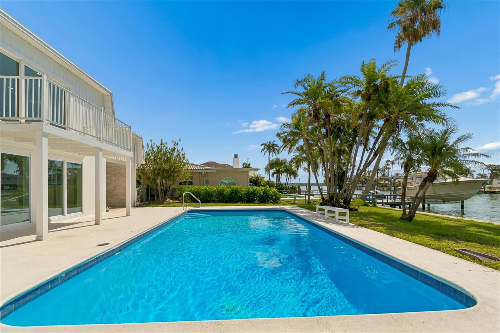 CAPRI ISLE - Residential