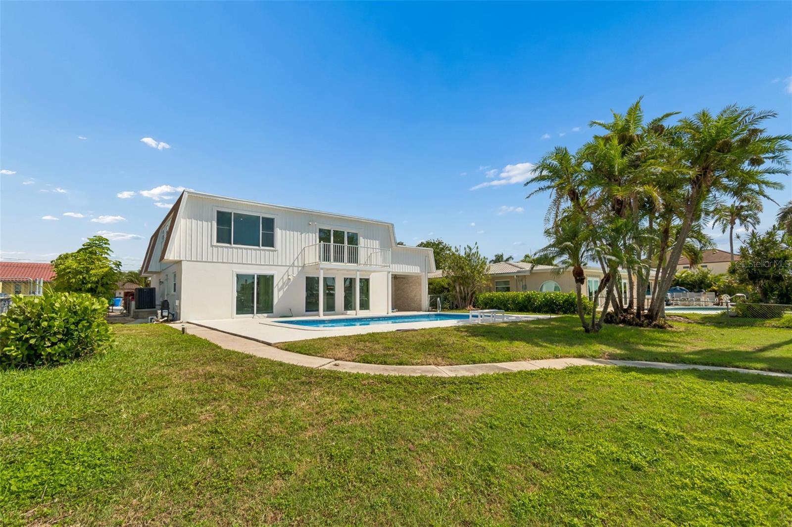 CAPRI ISLE - Residential