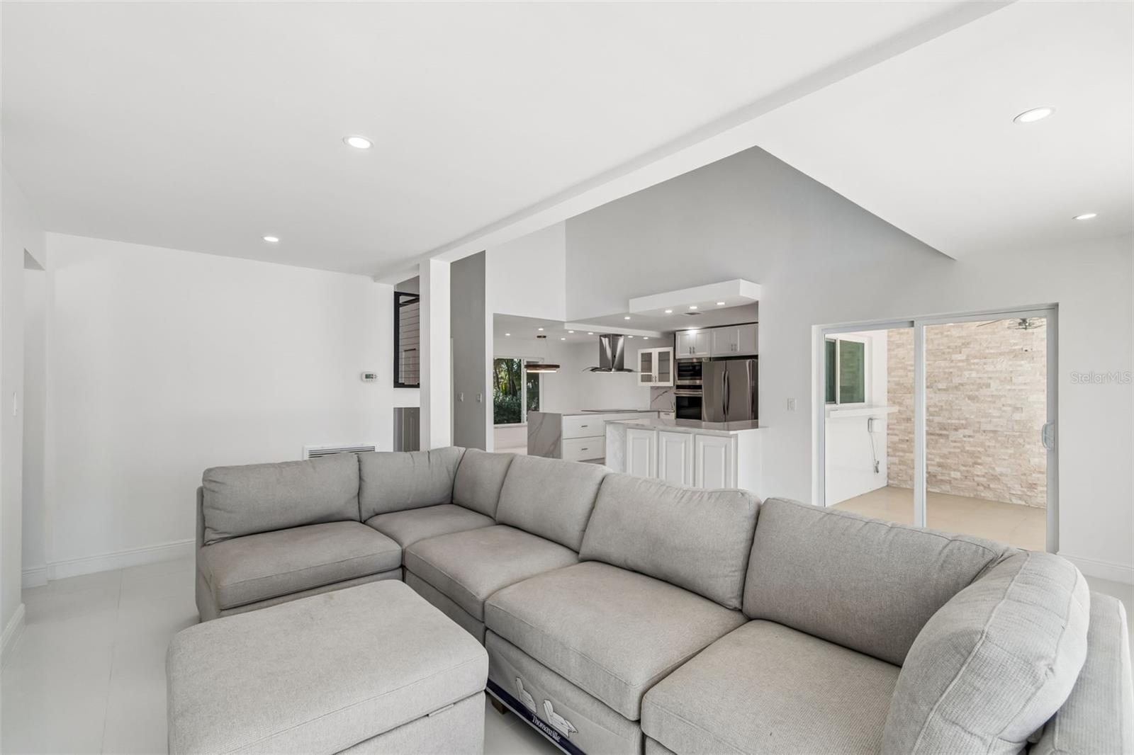 CAPRI ISLE - Residential