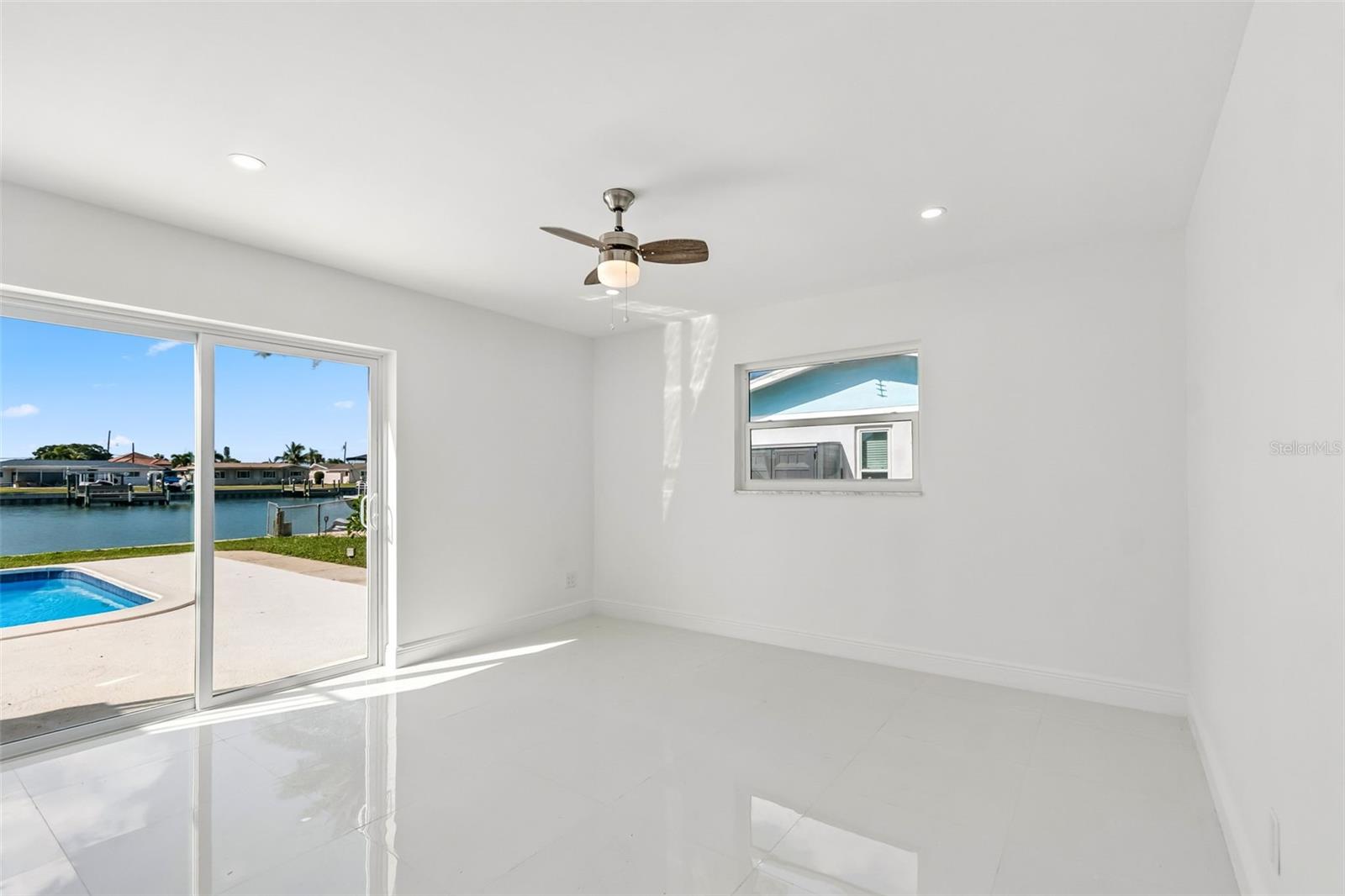 CAPRI ISLE - Residential