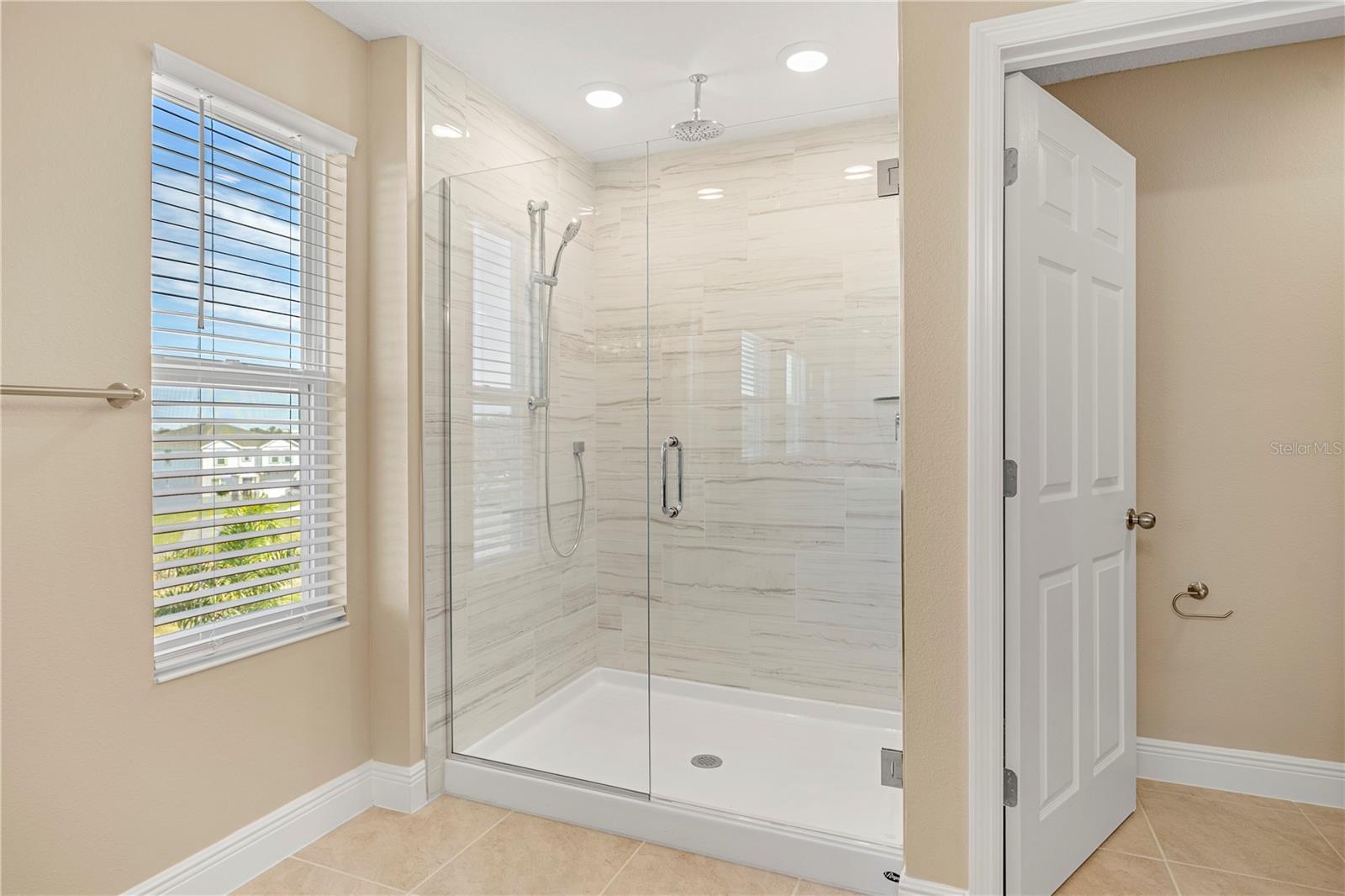 TRINITY LKS PH 4 - Residential Lease