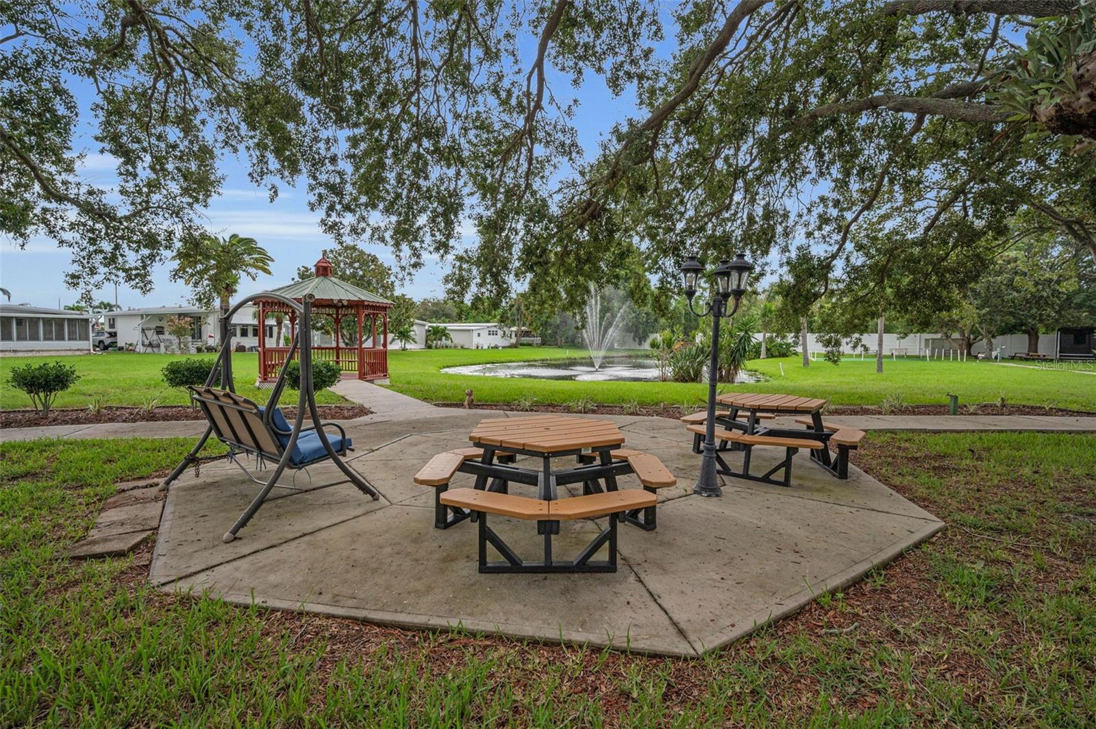 HOLIDAY SHORES MOBILE PARK UNREC - Residential