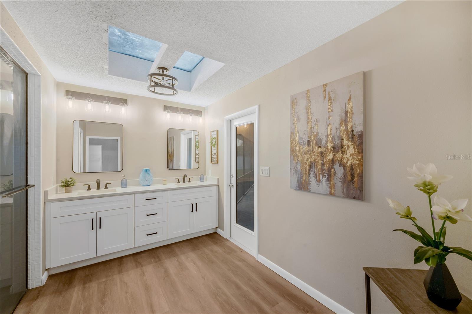 HUNTERS COVE UNIT 1 - Residential