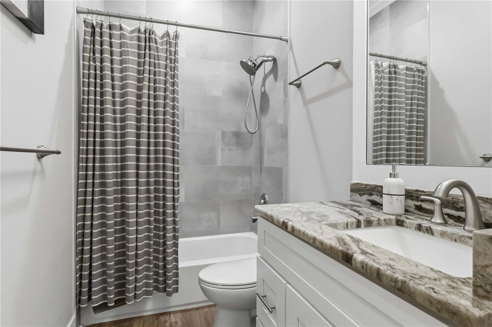 NORTH KENWOOD - Residential