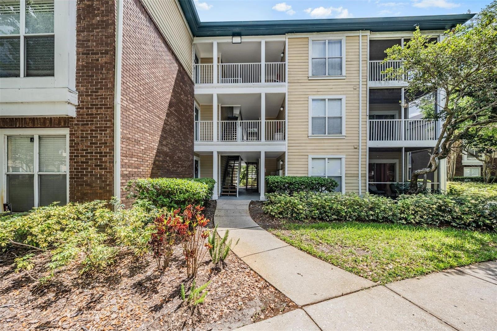 THE LANDINGS OF TAMPA A CONDOM - Residential