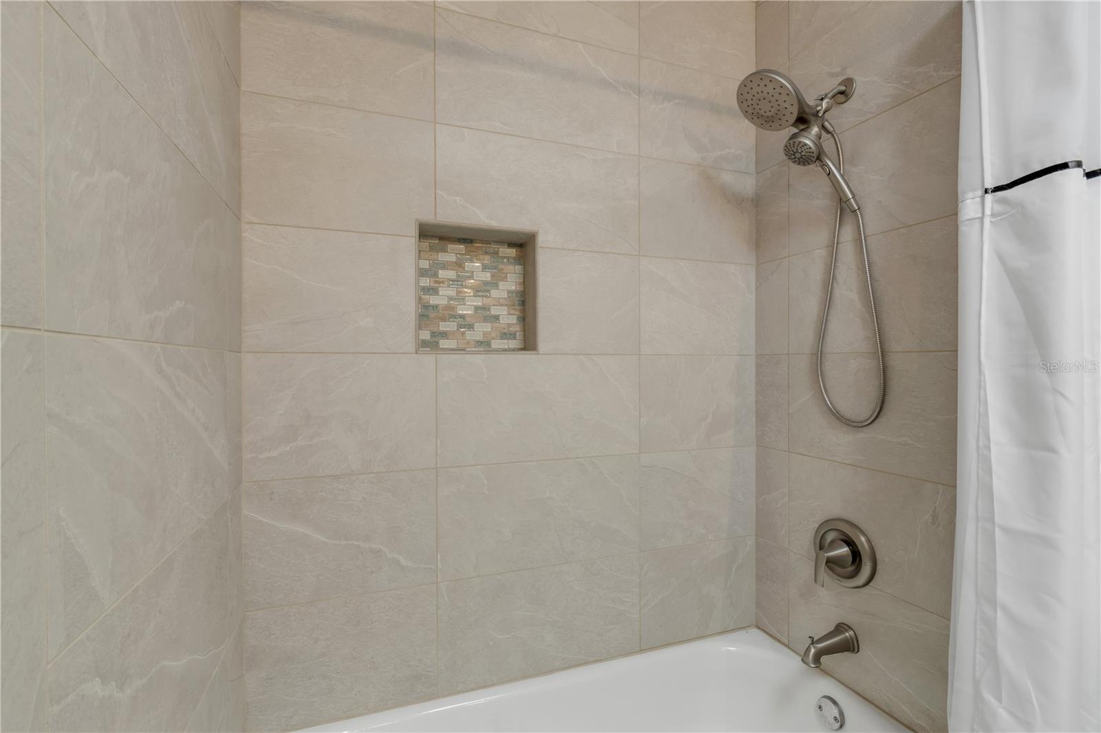 BEACON WOODS UNIT 05 - Residential