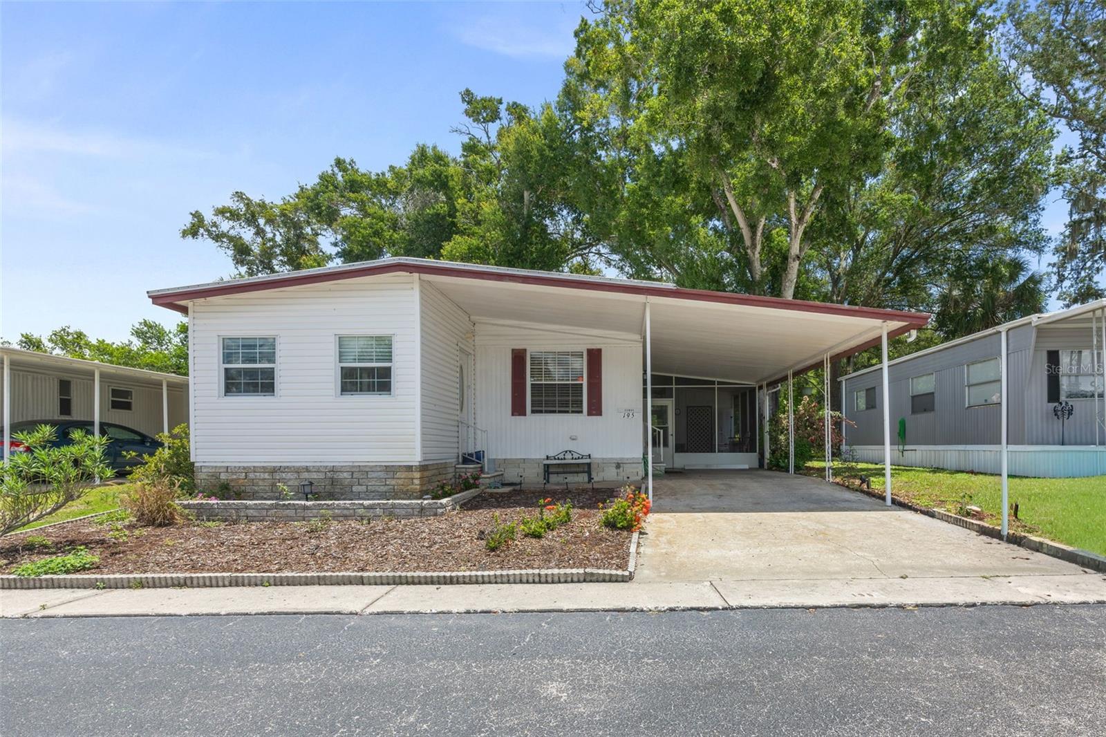 LAKESHORE VILLAS - Residential