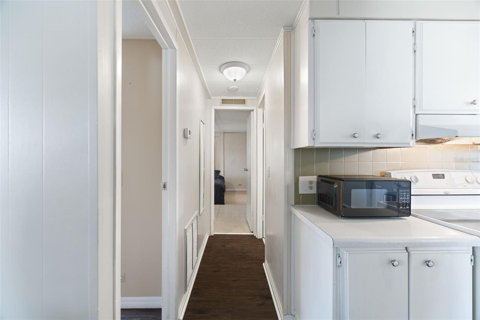 LAKESHORE VILLAS - Residential