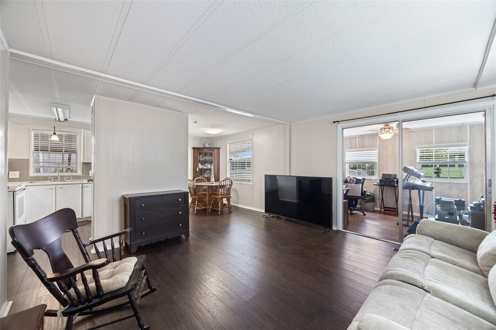 LAKESHORE VILLAS - Residential