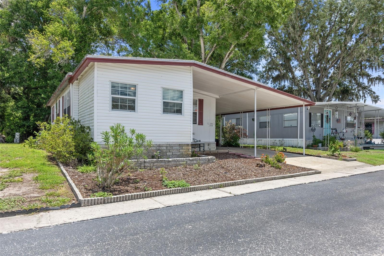 LAKESHORE VILLAS - Residential