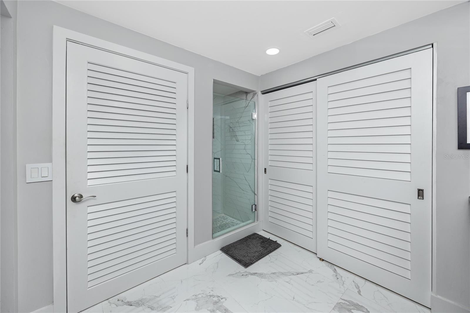 736 ISLAND WAY CONDO - Residential