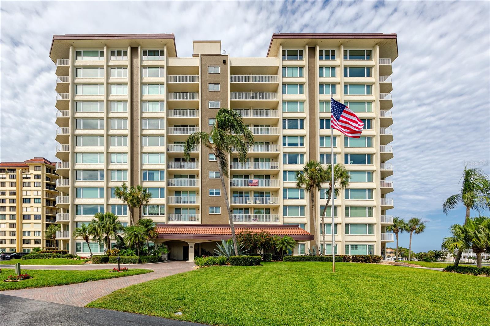 736 ISLAND WAY CONDO - Residential