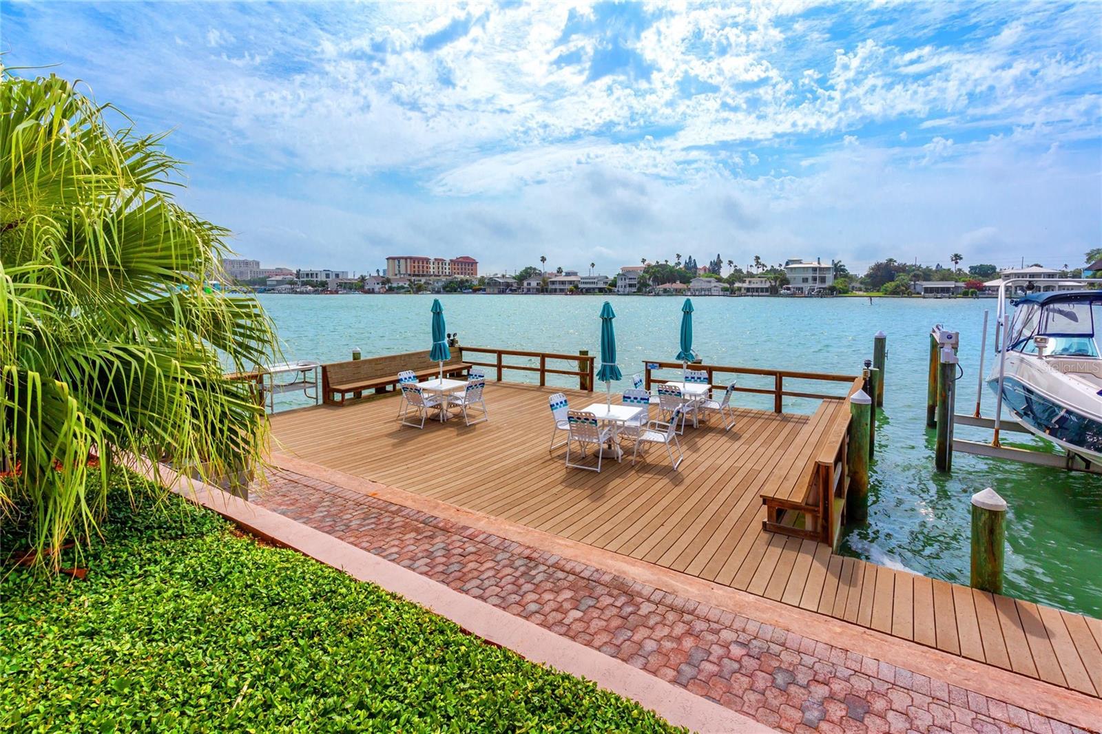 736 ISLAND WAY CONDO - Residential