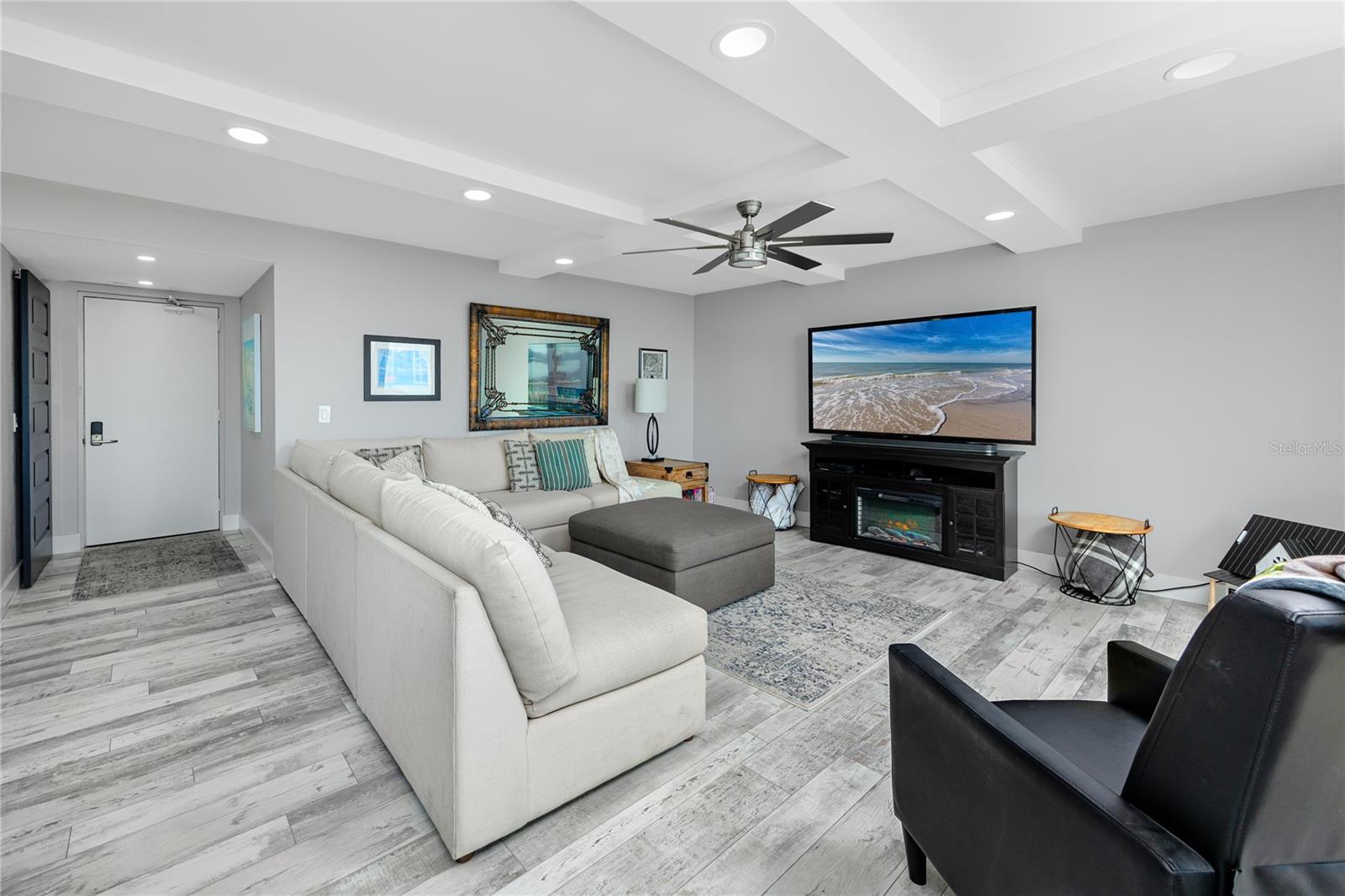 736 ISLAND WAY CONDO - Residential
