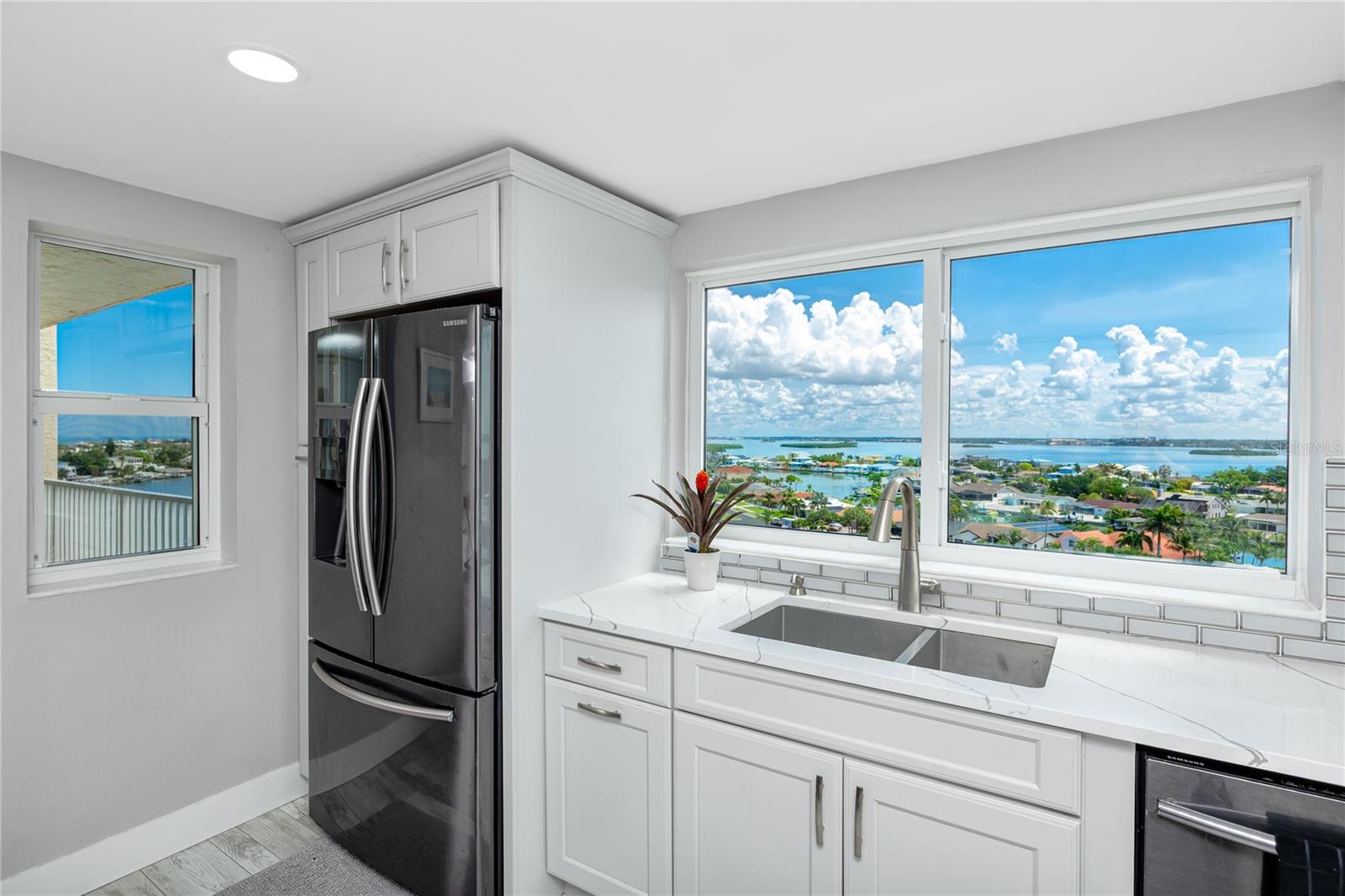 736 ISLAND WAY CONDO - Residential