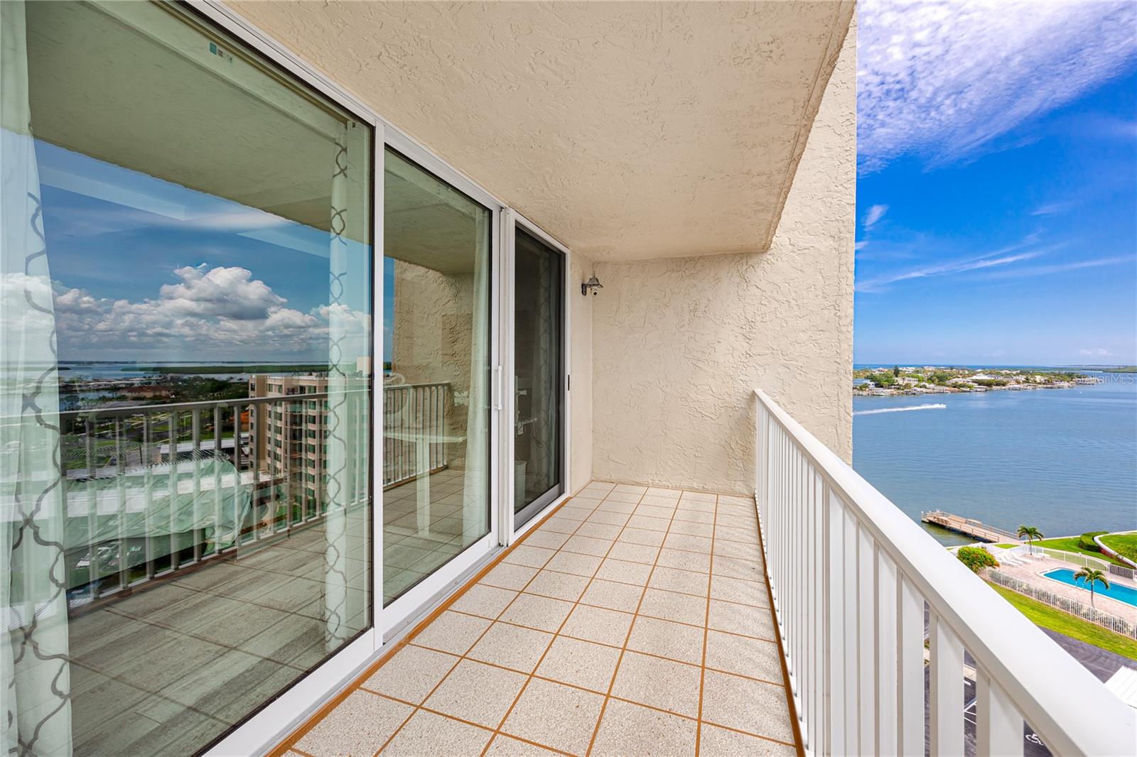 736 ISLAND WAY CONDO - Residential