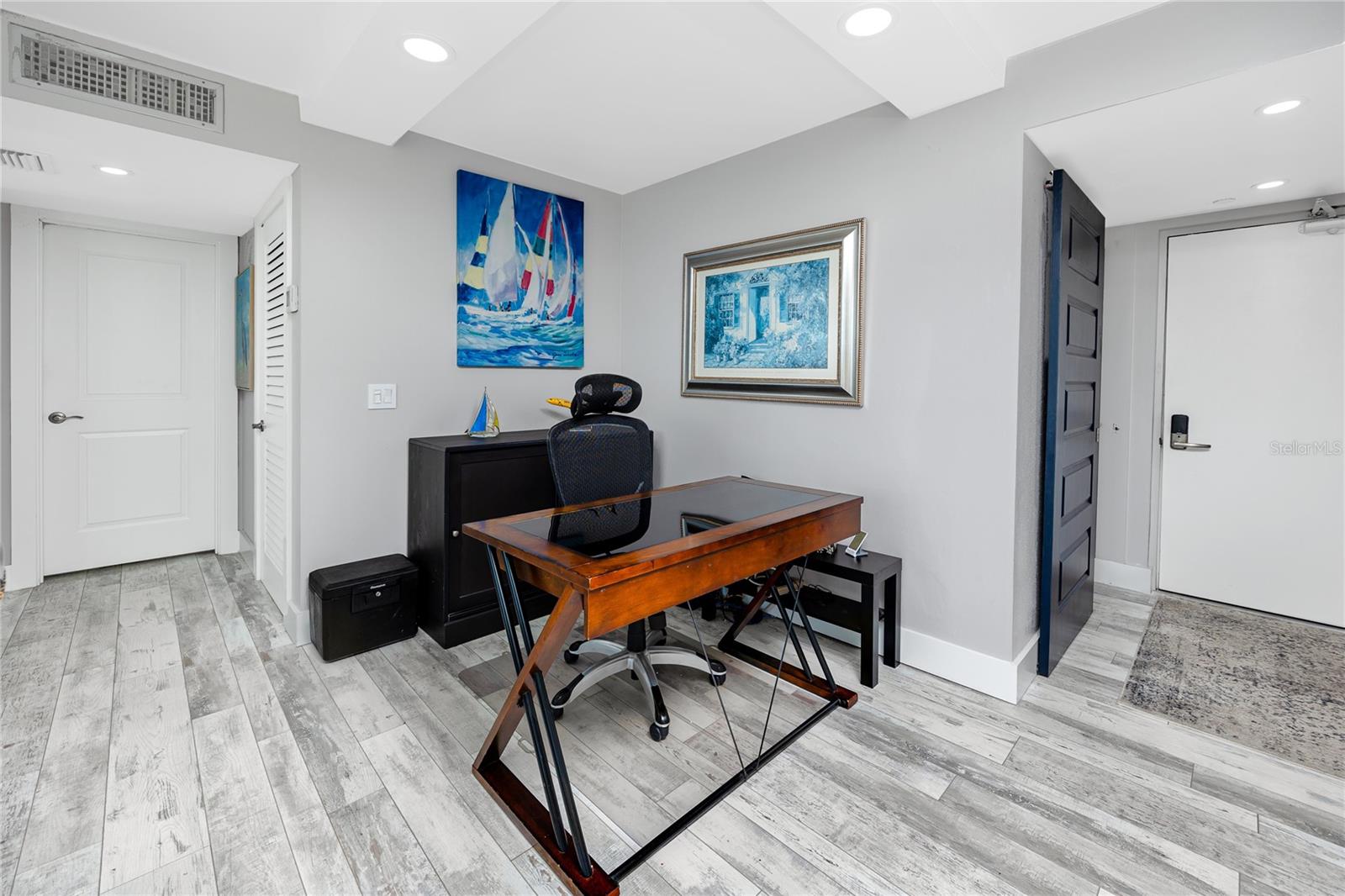 736 ISLAND WAY CONDO - Residential