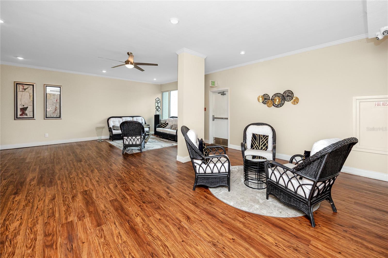 736 ISLAND WAY CONDO - Residential