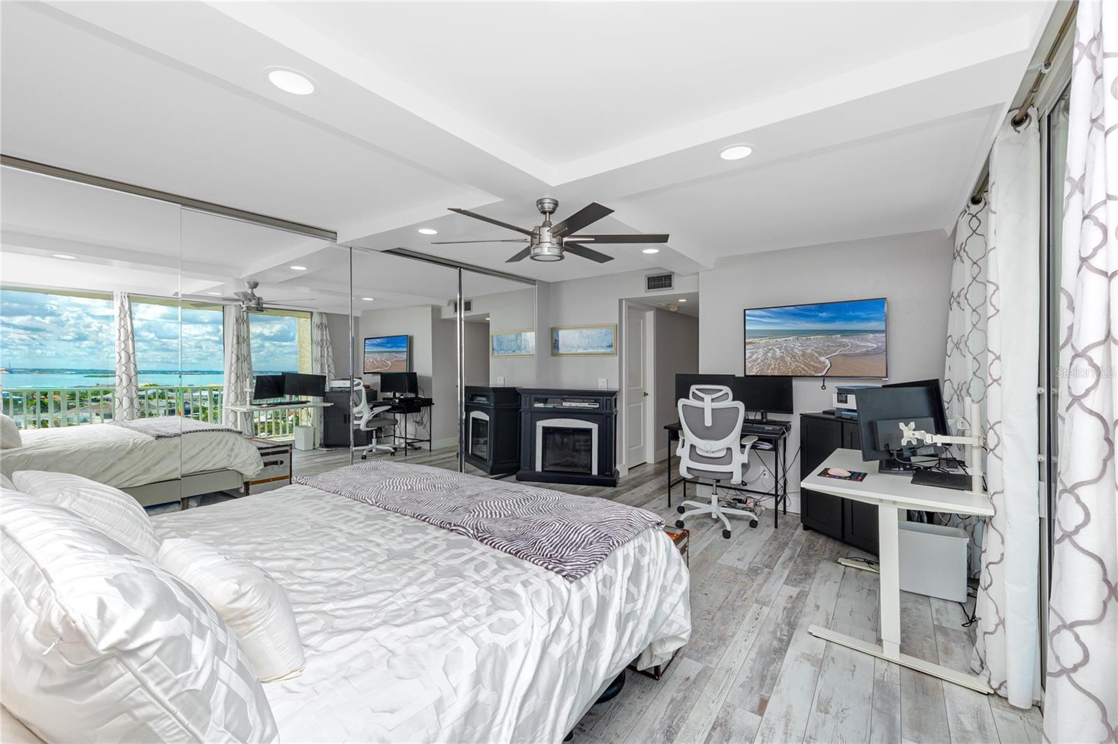 736 ISLAND WAY CONDO - Residential