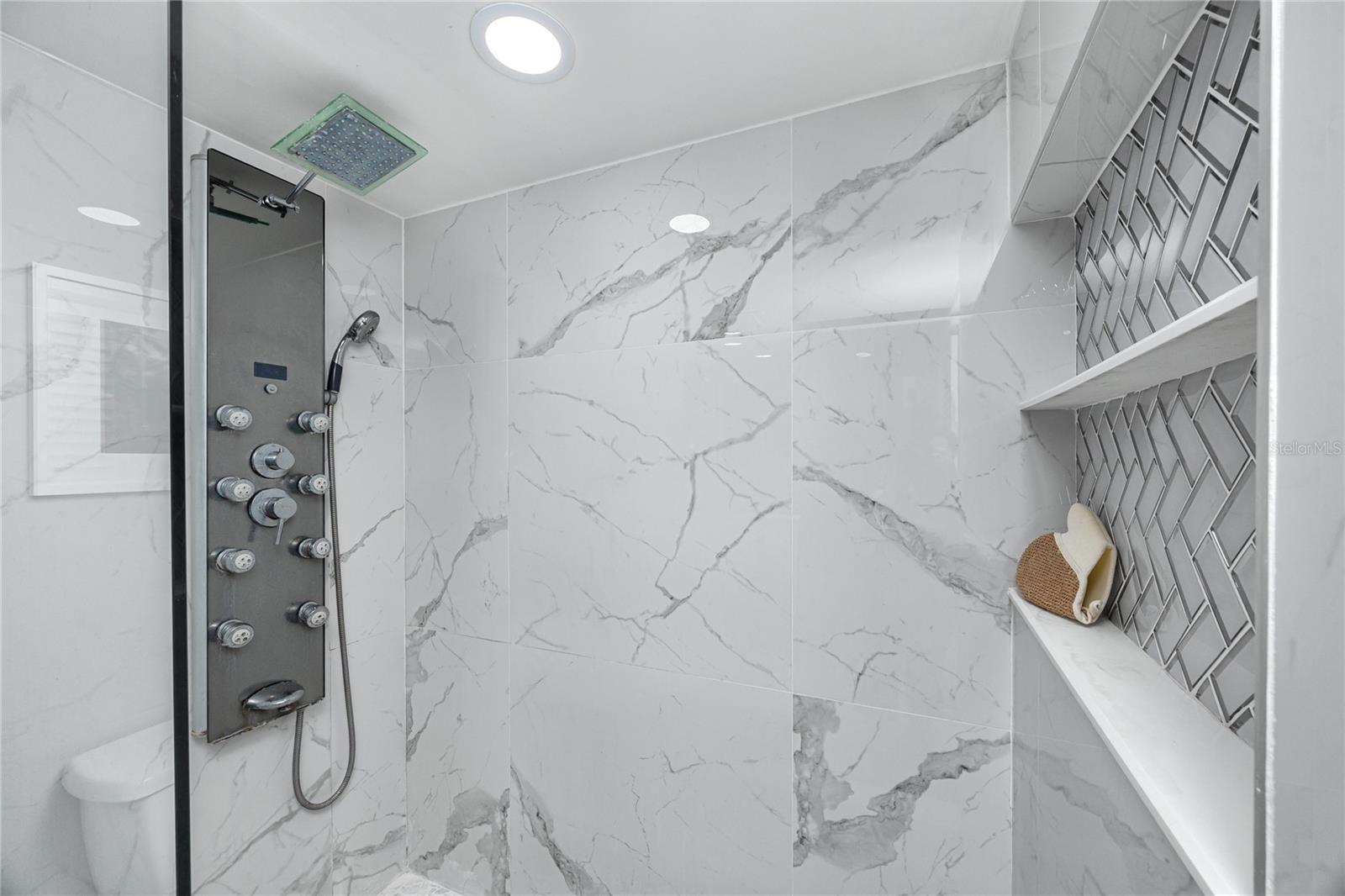 736 ISLAND WAY CONDO - Residential