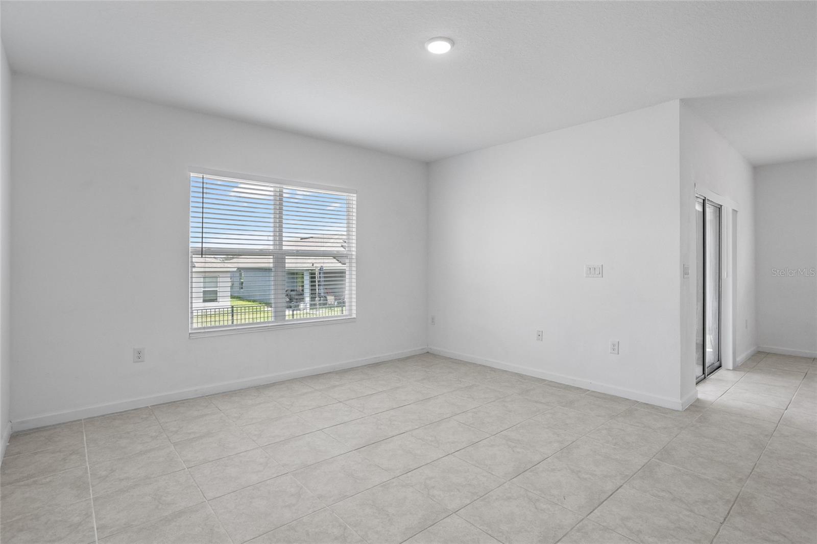 HAMMOCK RESERVE PHASE 1 PB 183 PGS 26-38 LOT 85 - Residential Lease