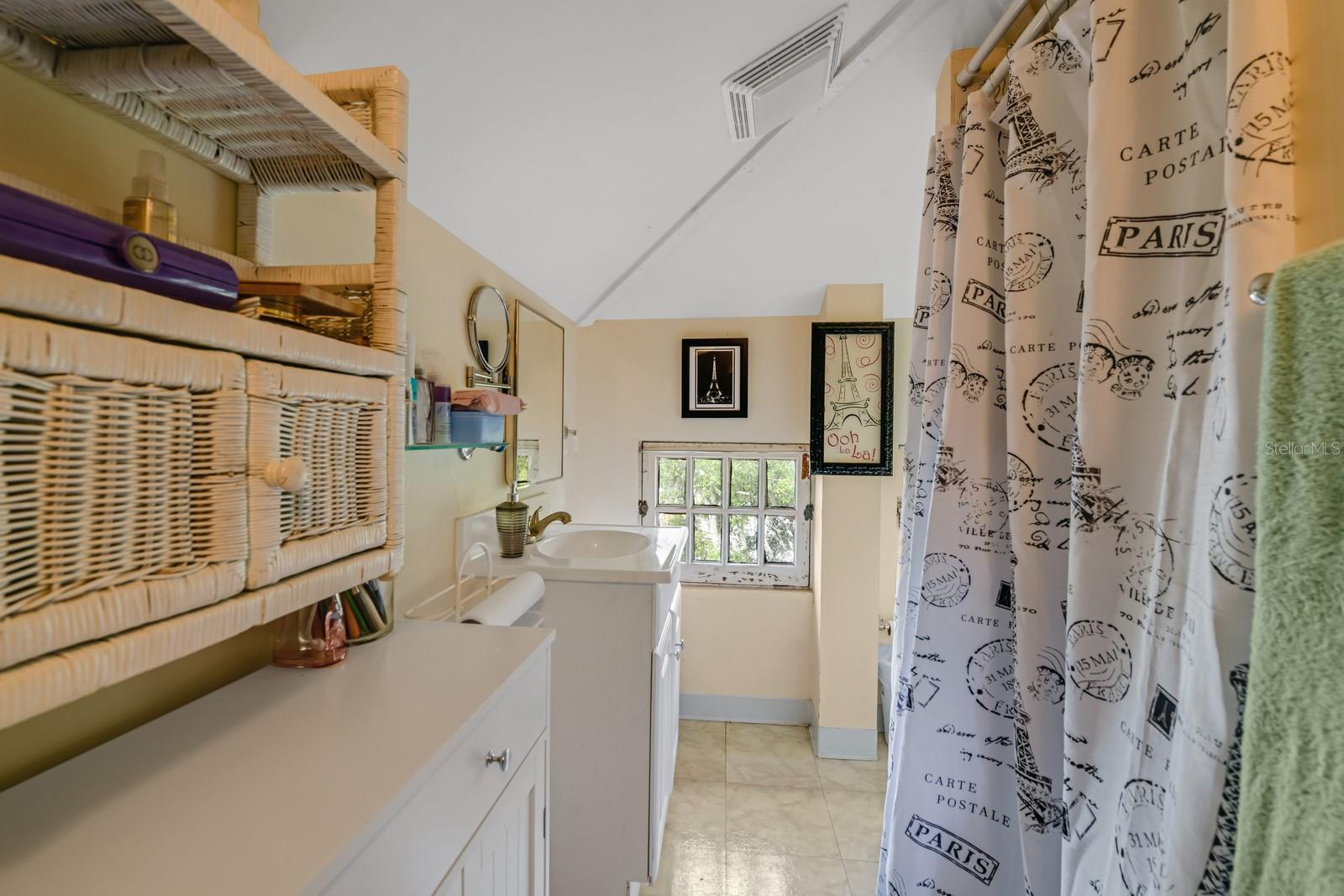 MOUNT DORA TREMAINS - Residential