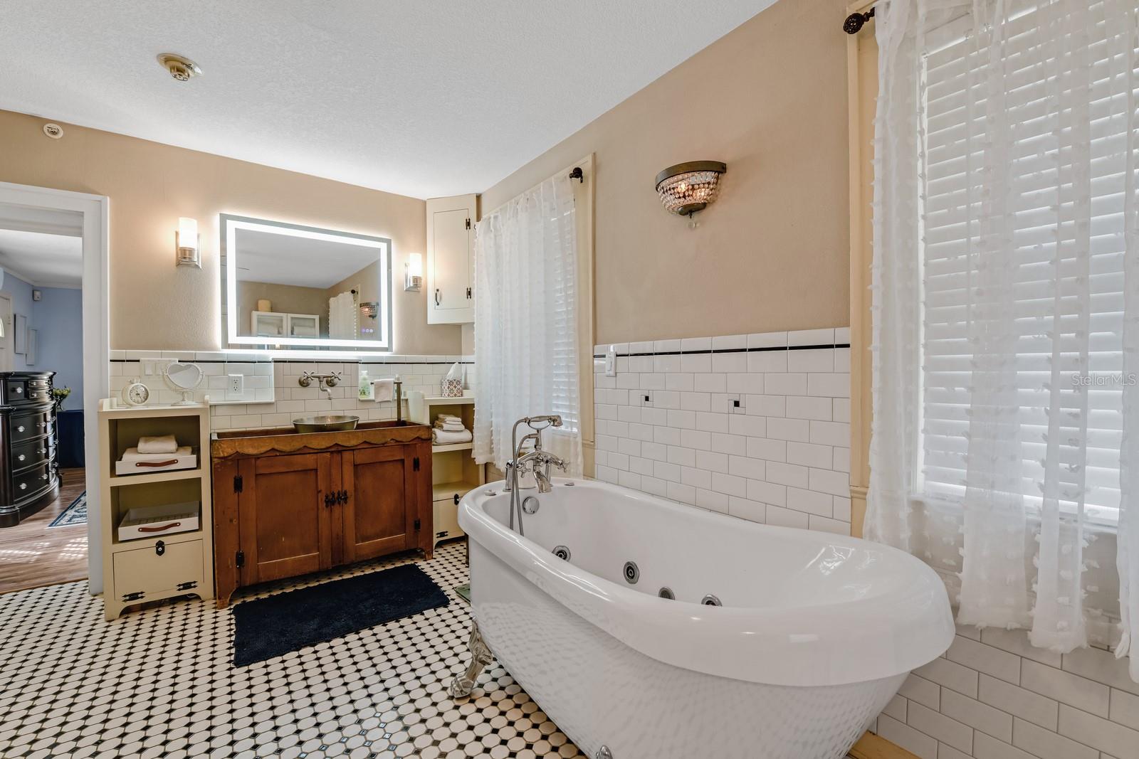 MOUNT DORA TREMAINS - Residential