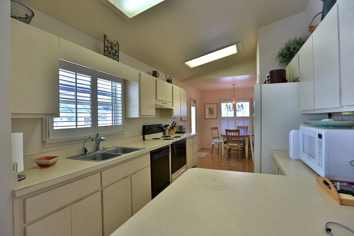 ACREAGE NON SUBDIVISION - Residential