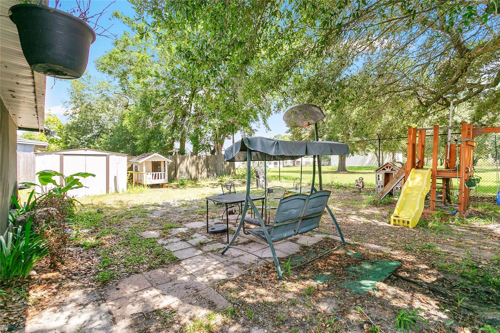 SHADY GROVE - Residential