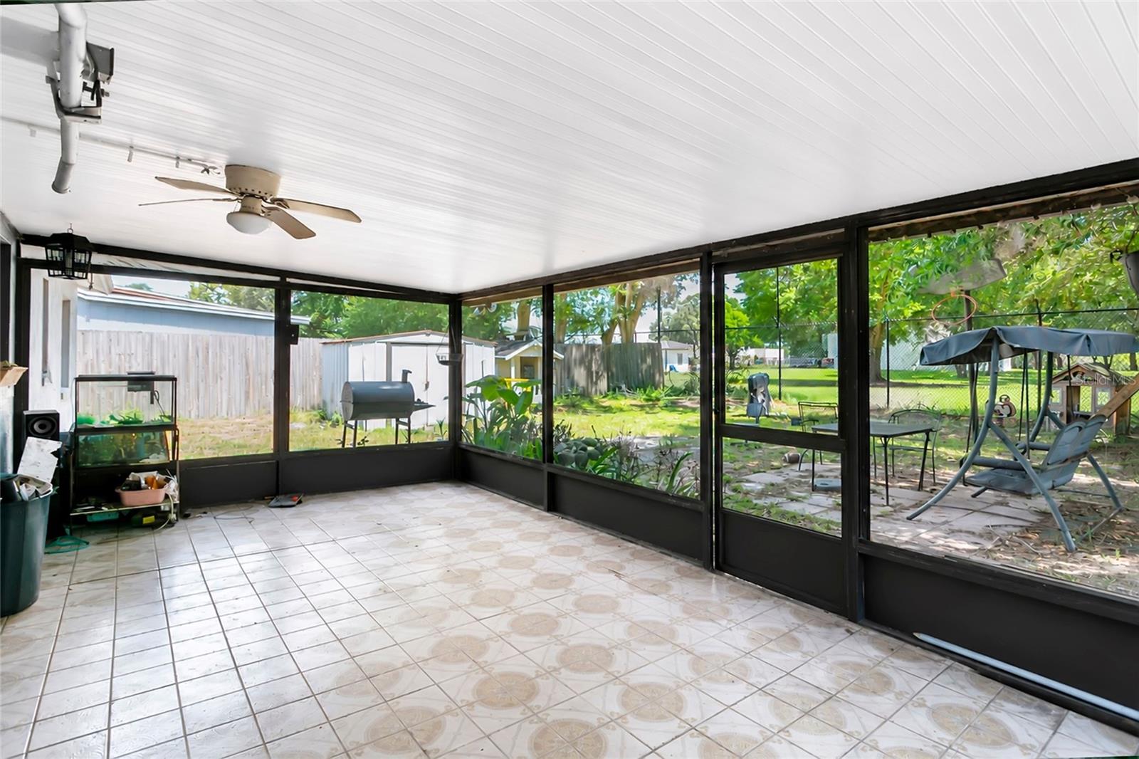 SHADY GROVE - Residential