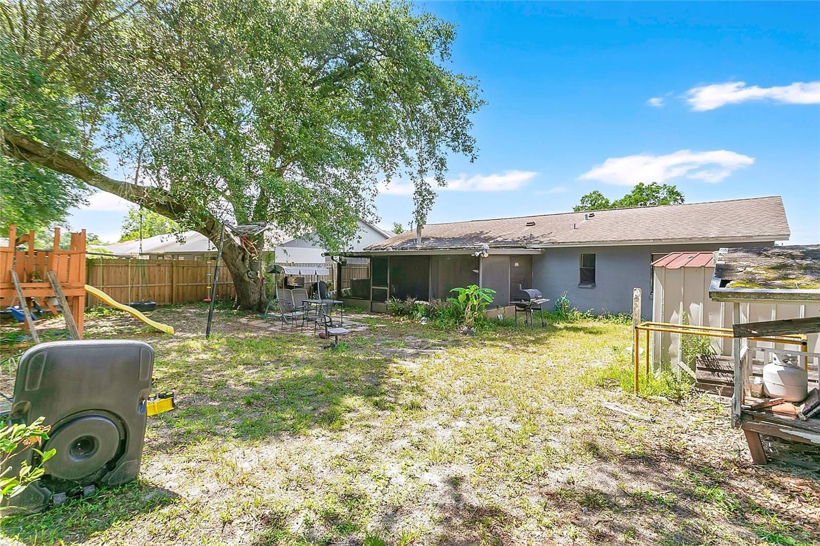 SHADY GROVE - Residential