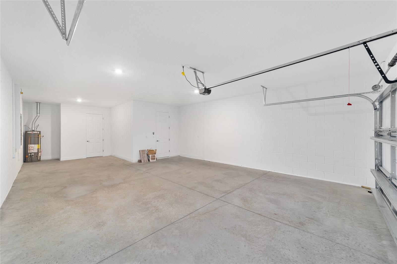 ON TOP OF THE WORLD - Residential Lease