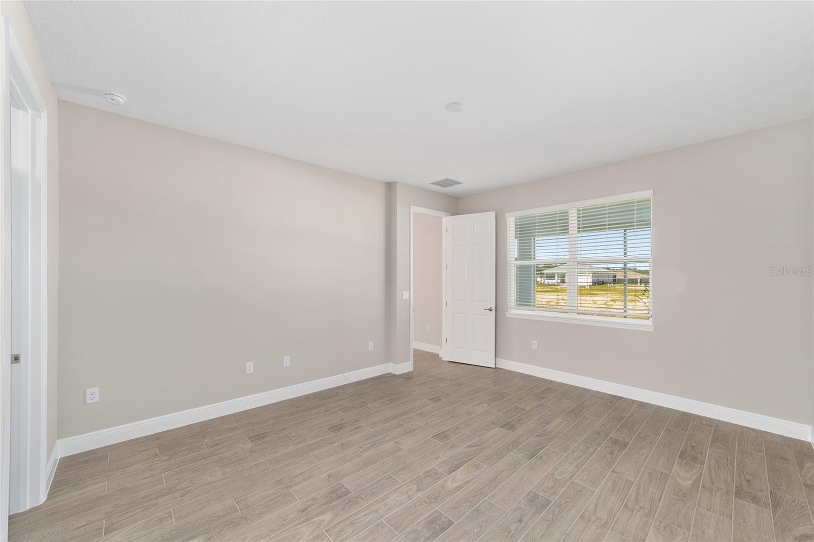 ON TOP OF THE WORLD - Residential Lease