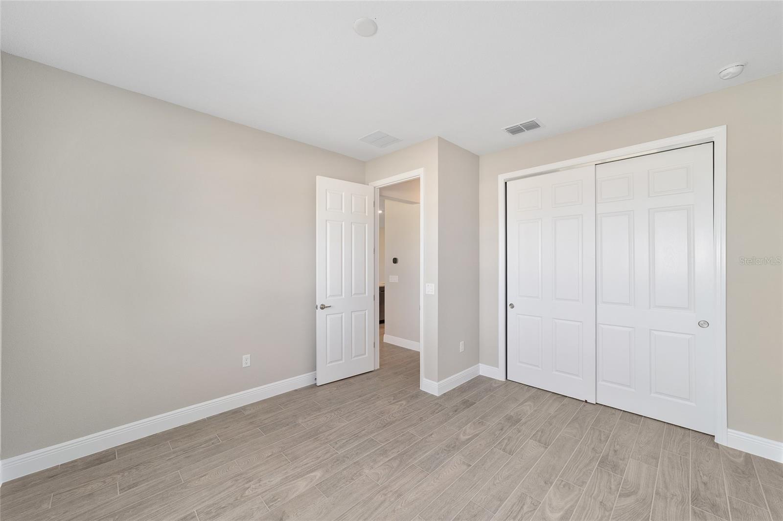 ON TOP OF THE WORLD - Residential Lease