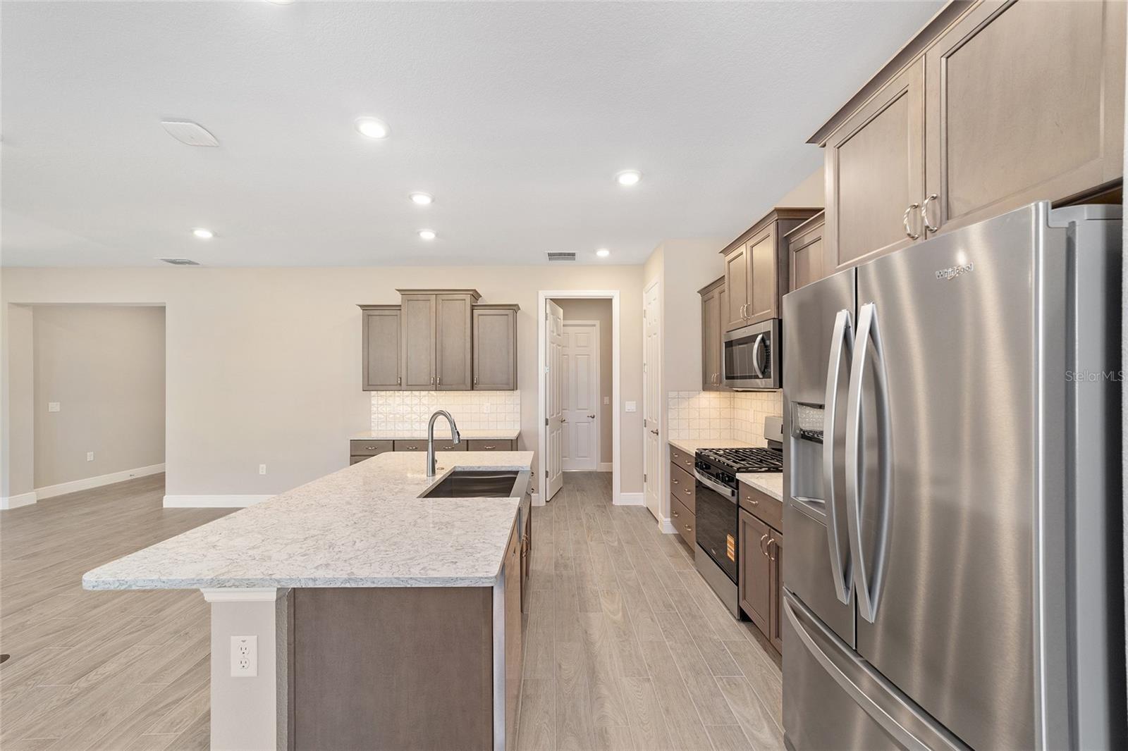 ON TOP OF THE WORLD - Residential Lease