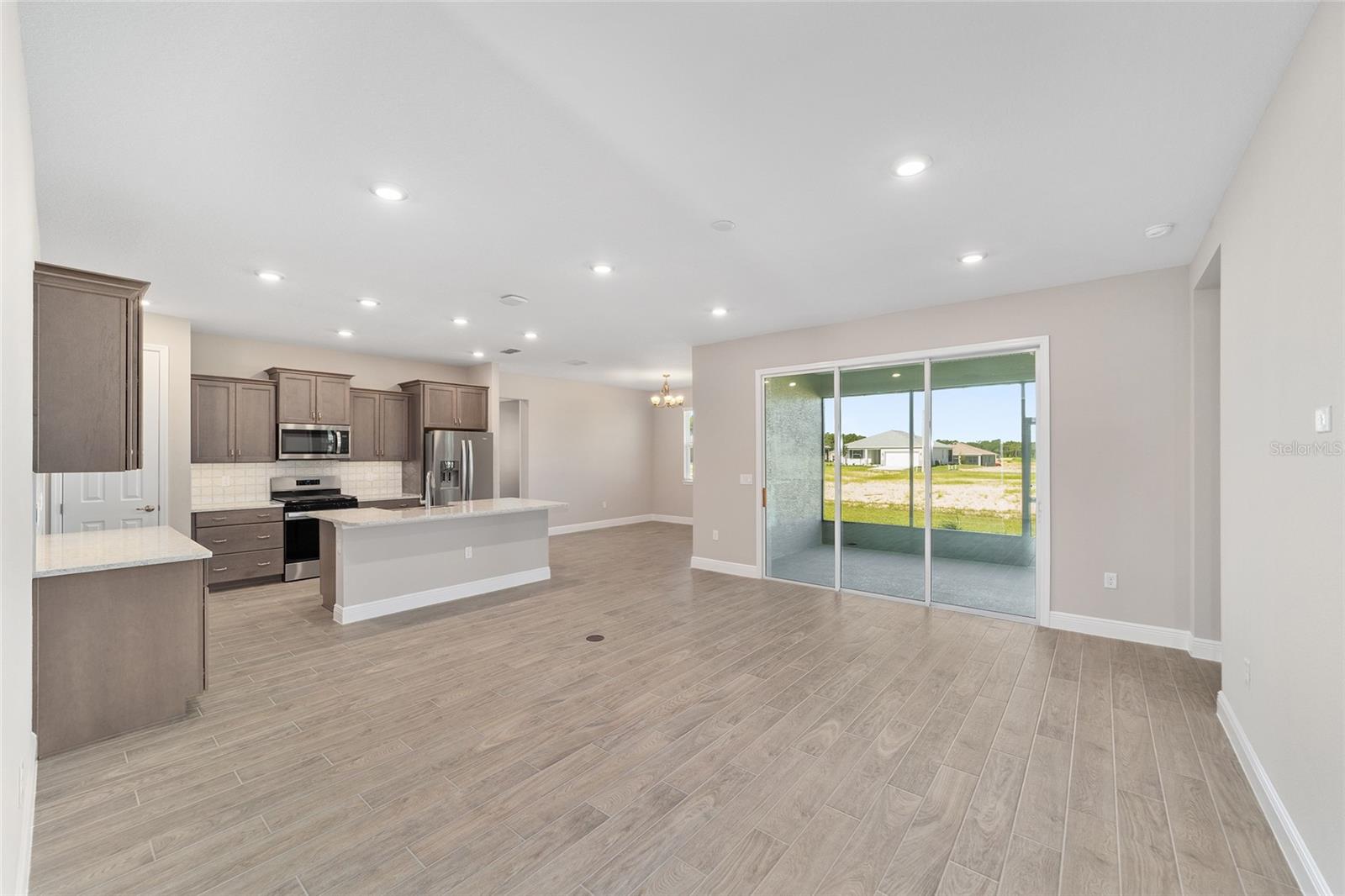 ON TOP OF THE WORLD - Residential Lease