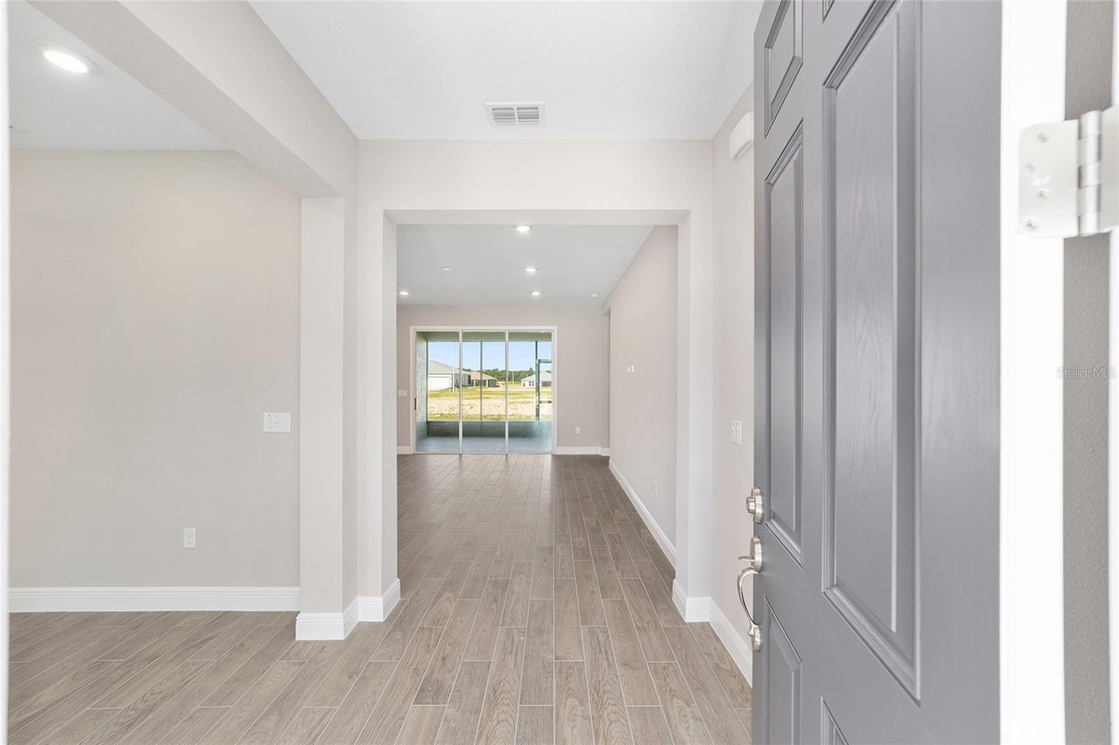 ON TOP OF THE WORLD - Residential Lease