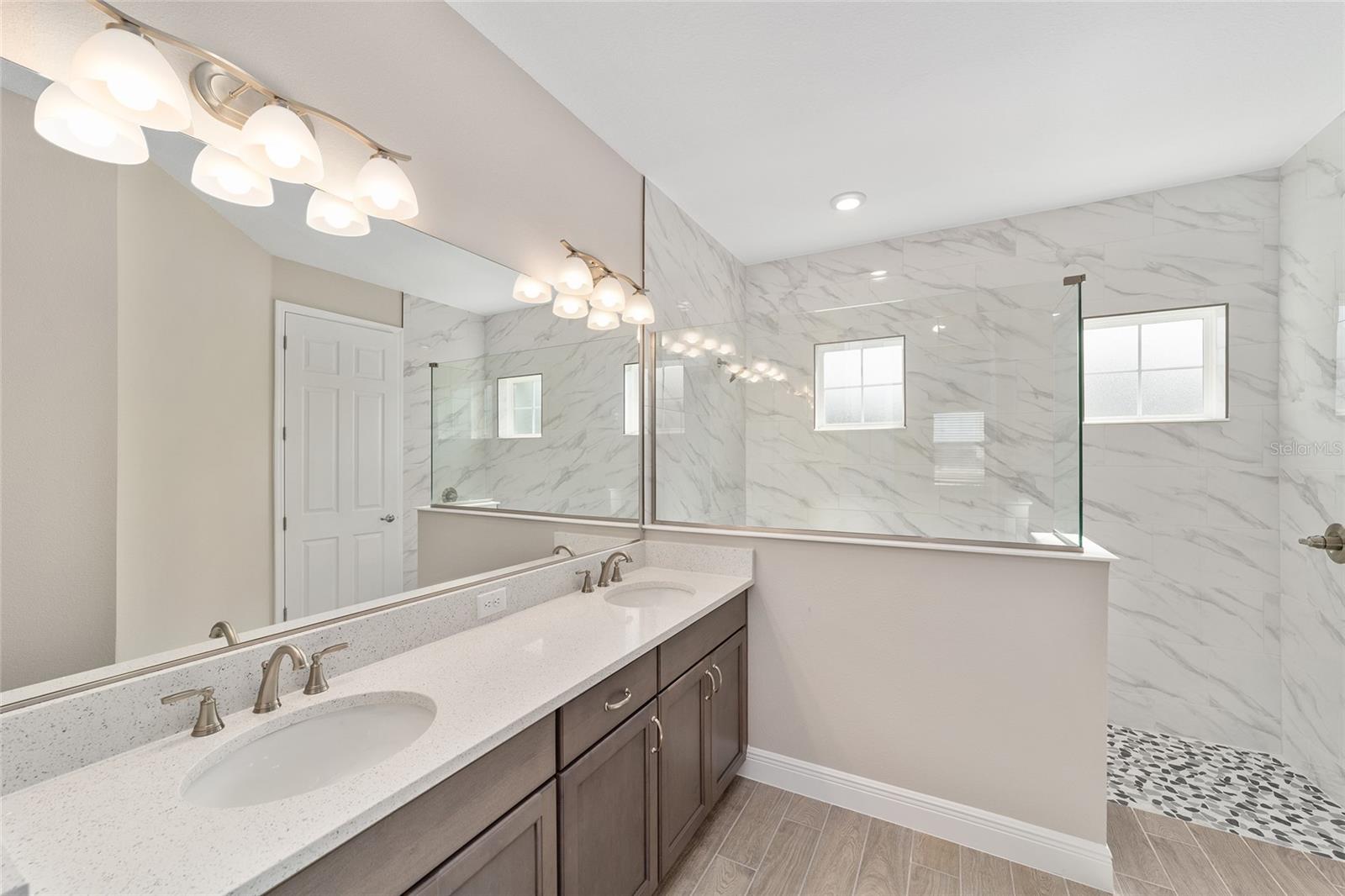 ON TOP OF THE WORLD - Residential Lease