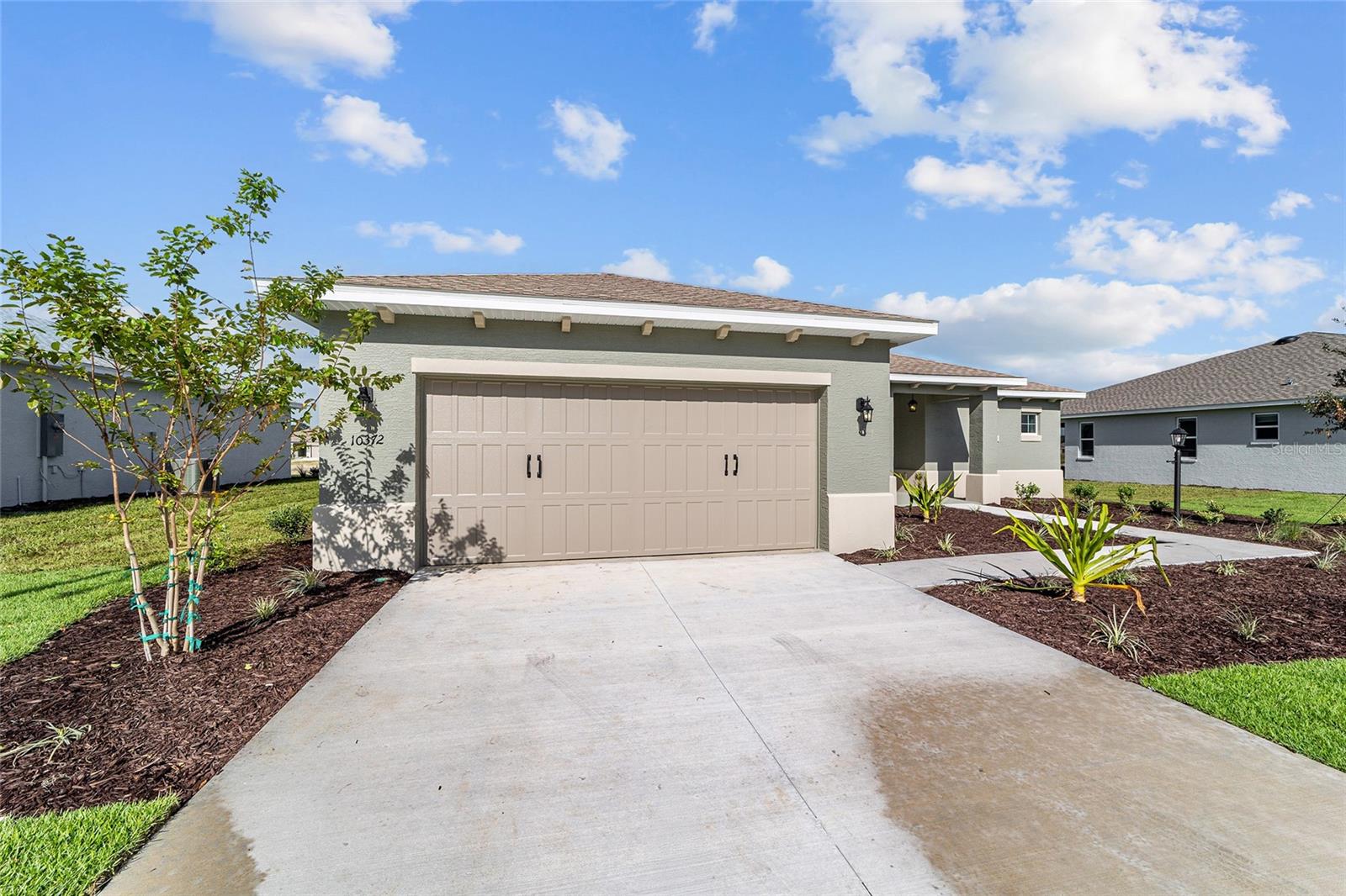 ON TOP OF THE WORLD - Residential Lease