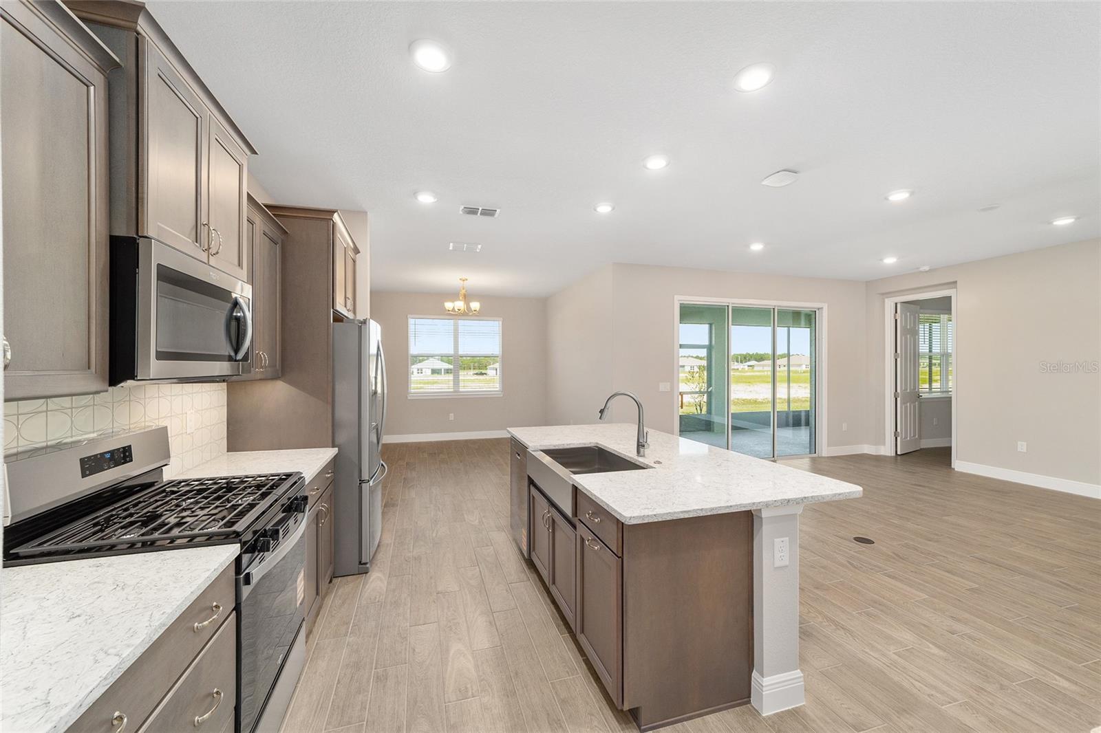 ON TOP OF THE WORLD - Residential Lease