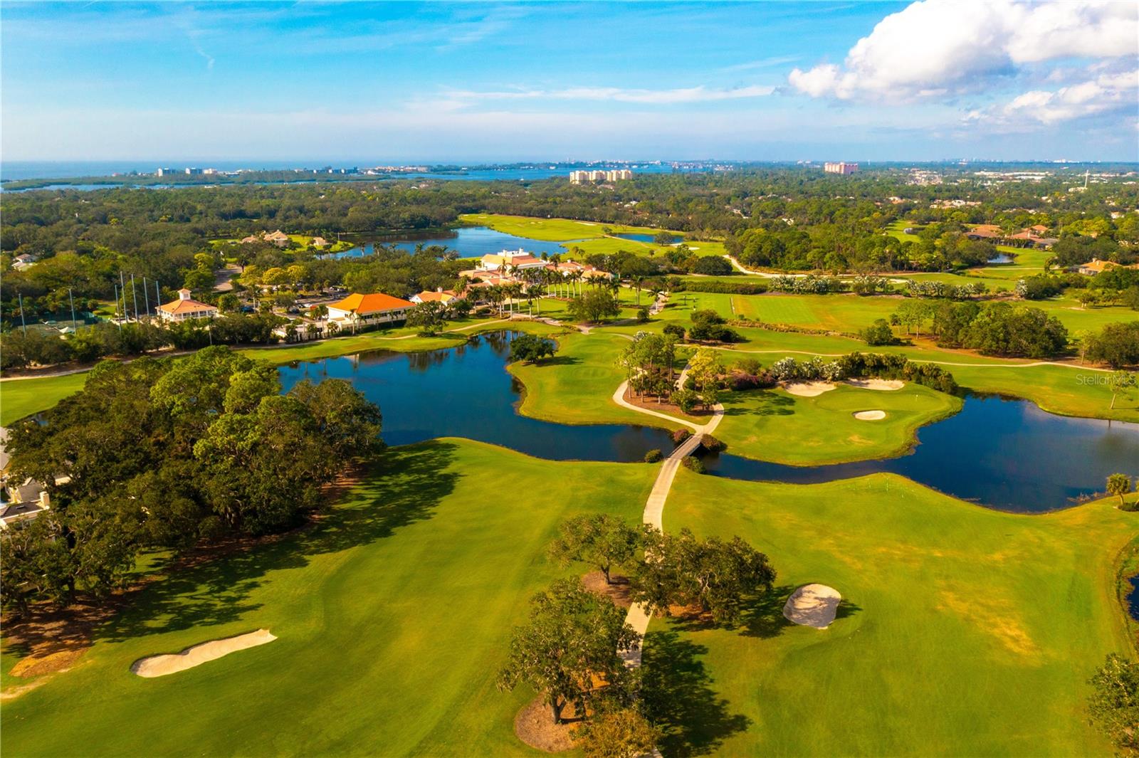 THE OAKS CLUB - Residential