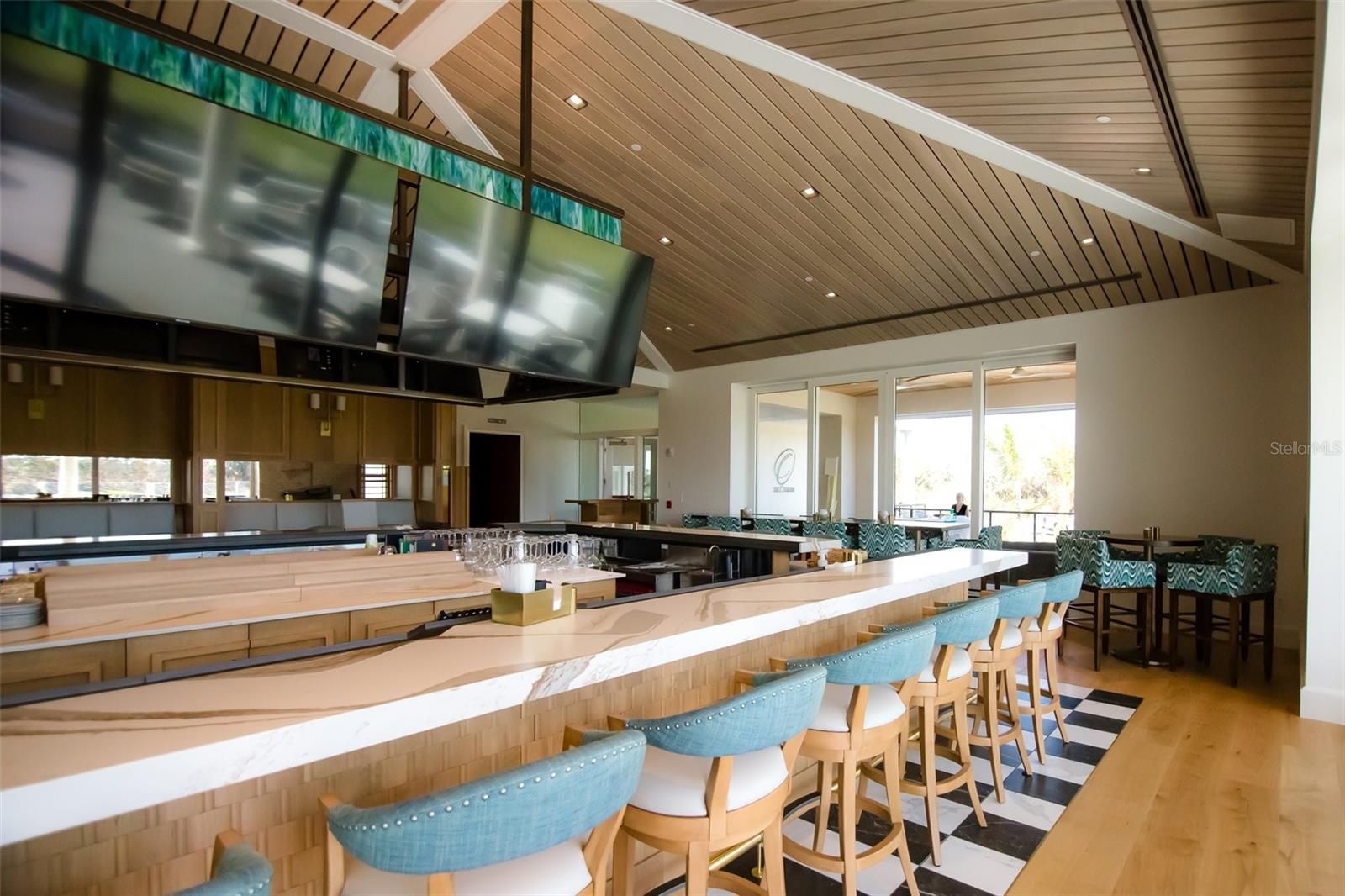 THE OAKS CLUB - Residential