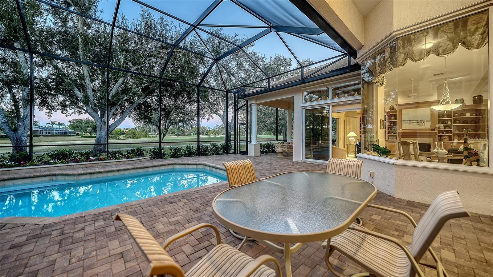 THE OAKS CLUB - Residential