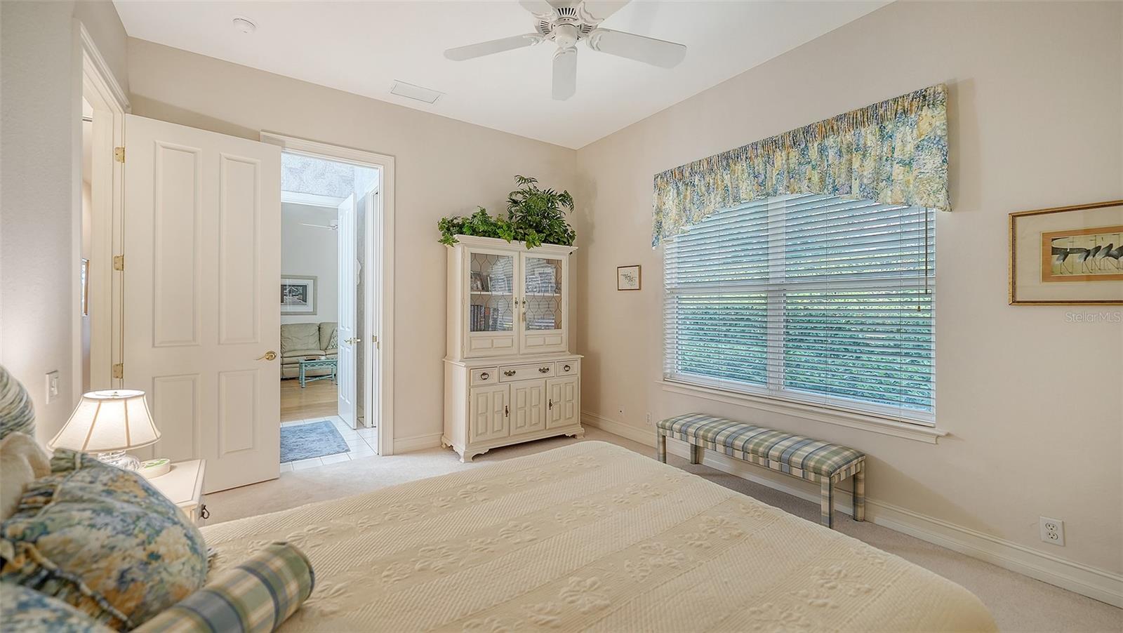 THE OAKS CLUB - Residential