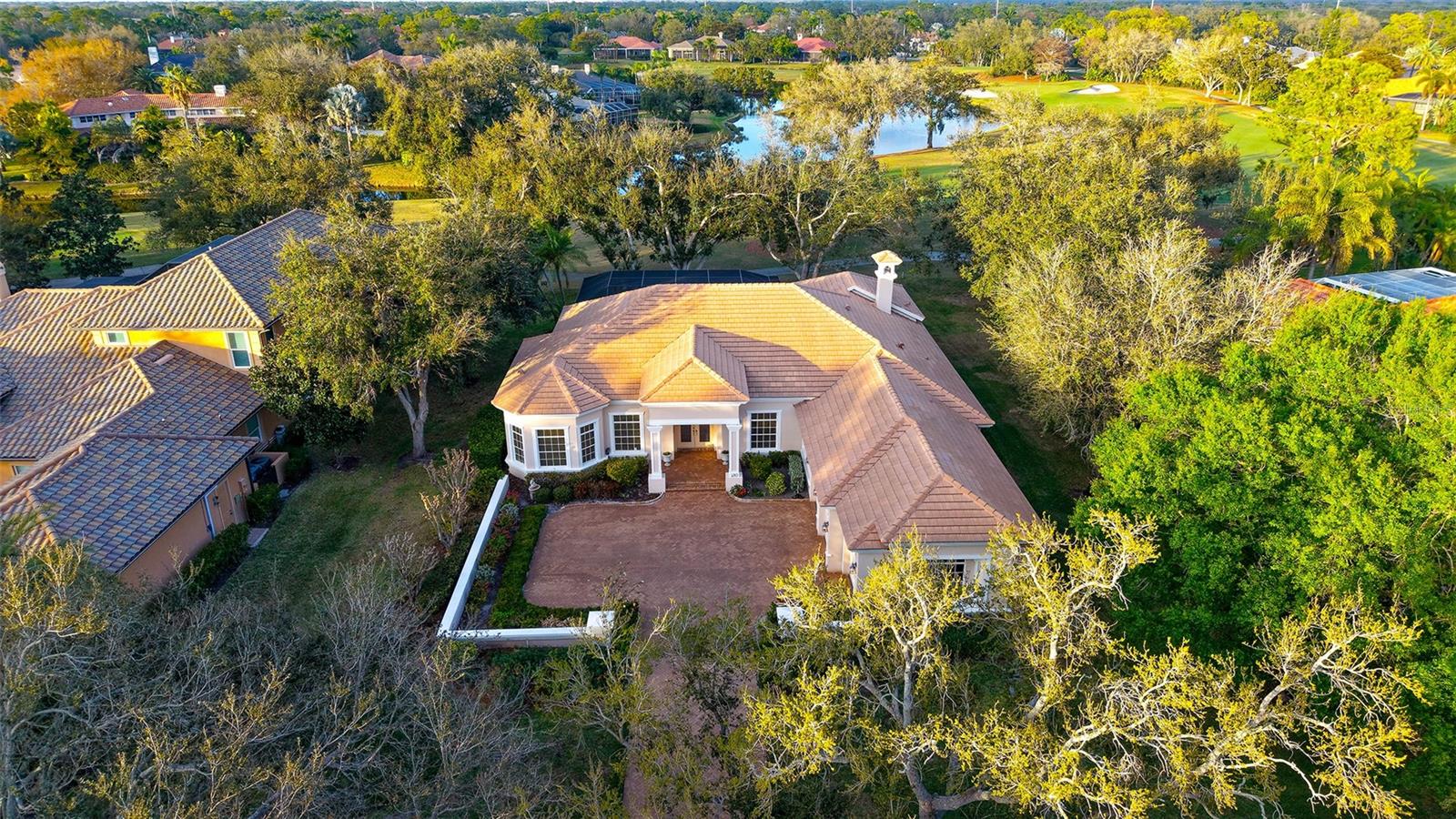 THE OAKS CLUB - Residential