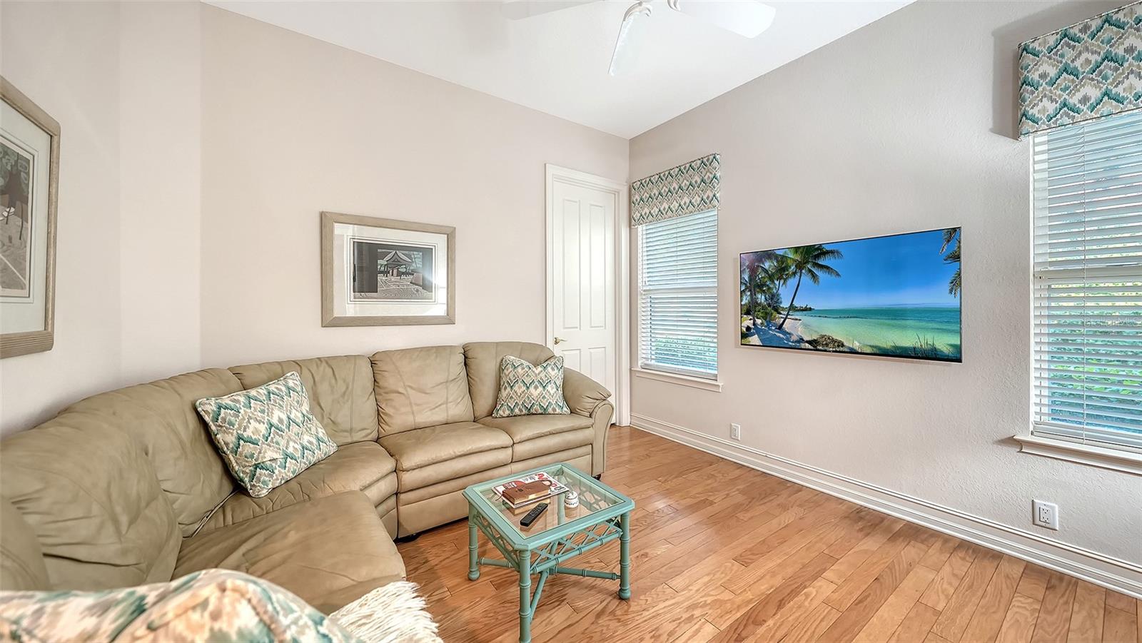 THE OAKS CLUB - Residential