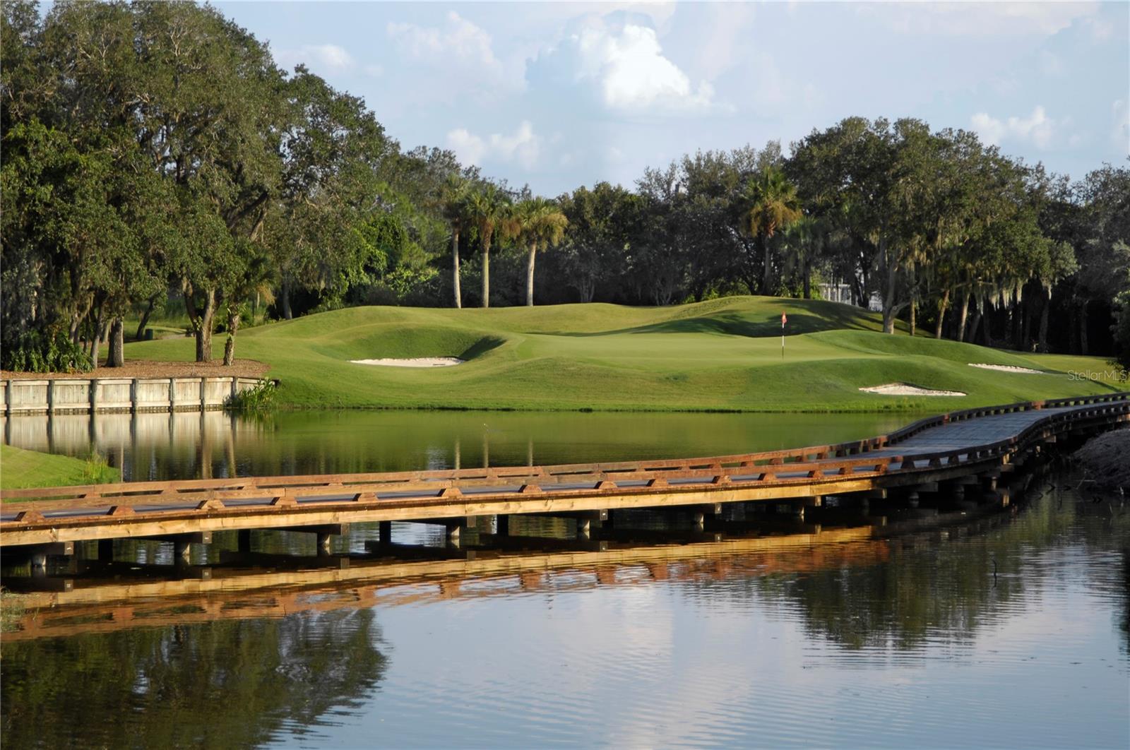 THE OAKS CLUB - Residential