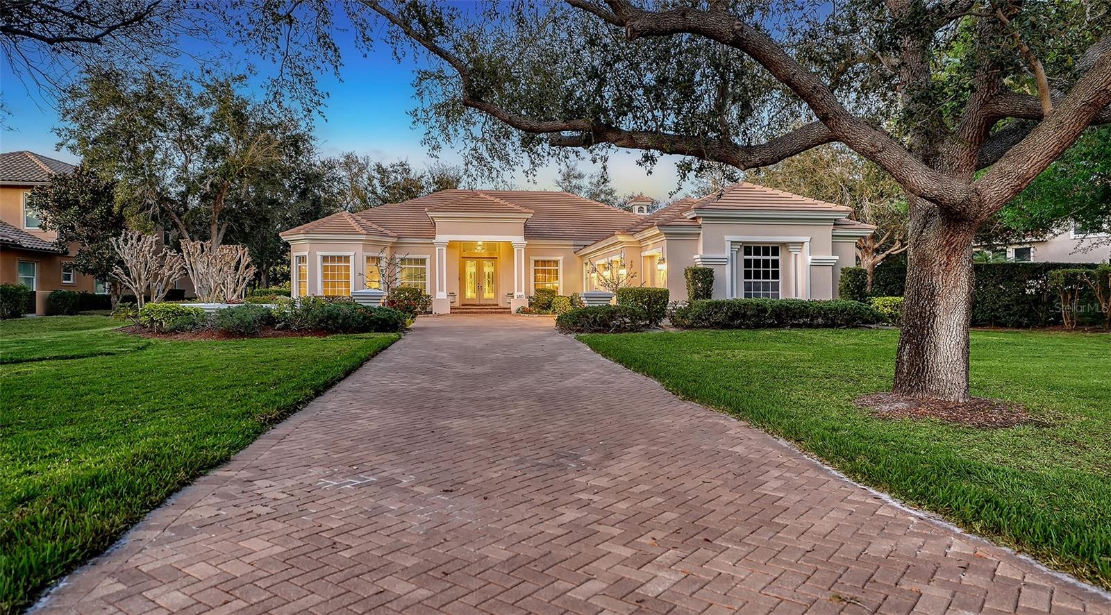 THE OAKS CLUB - Residential